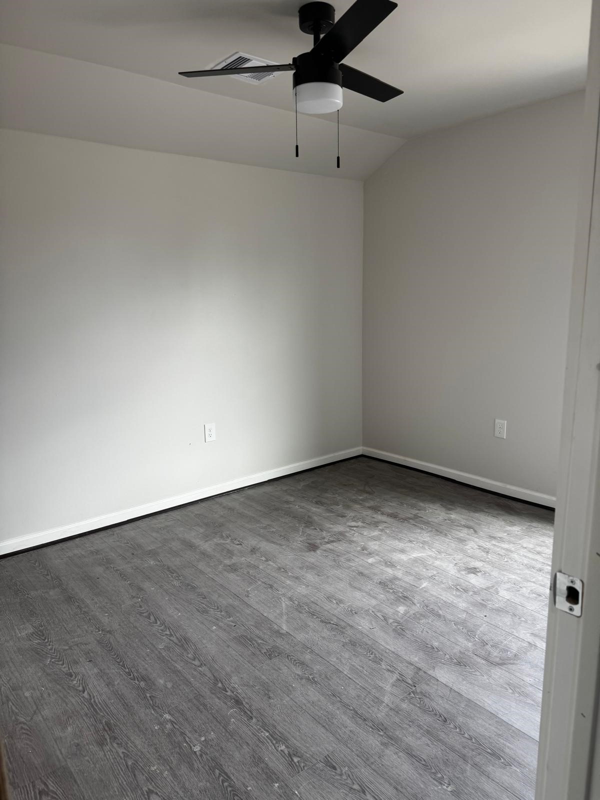 627 County Road Cleveland, TX 77327 - Photo 3 of 11