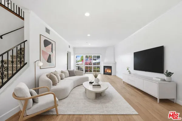 $5,995 | 851 North San Vicente Boulevard, Unit 318, West Hollywood, CA 90069