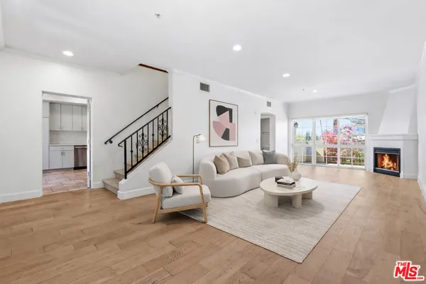 $5,995 | 851 North San Vicente Boulevard, Unit 318, West Hollywood, CA 90069