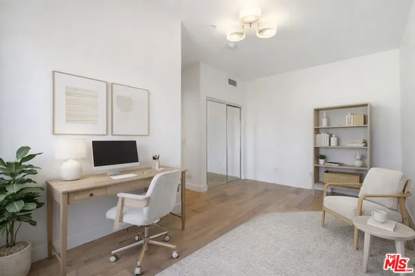 $5,995 | 851 North San Vicente Boulevard, Unit 318, West Hollywood, CA 90069