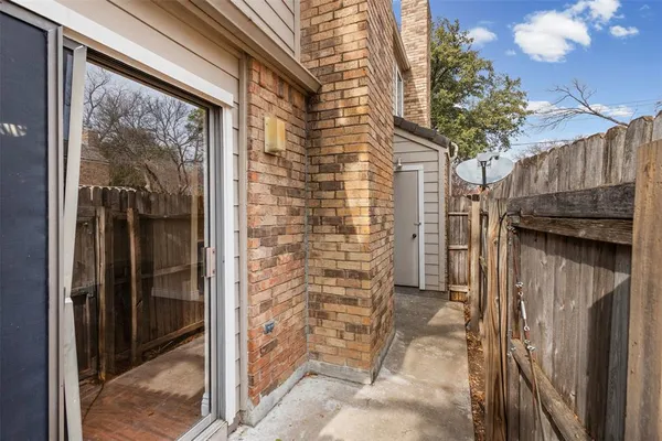 $1,275 | 1101 Brighton Drive, Unit C, Arlington, TX 76012