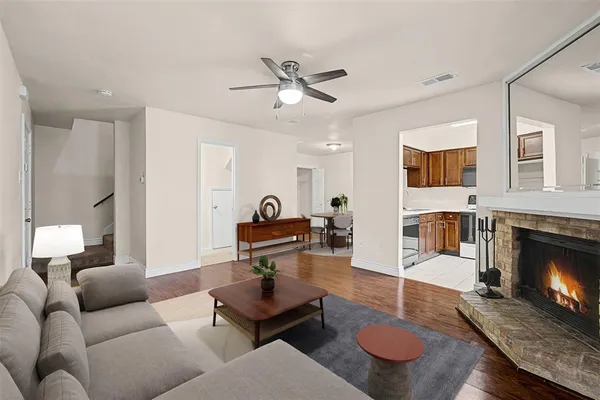 $1,275 | 1101 Brighton Drive, Unit C, Arlington, TX 76012