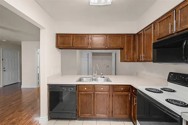 $1,275 | 1101 Brighton Drive, Unit C, Arlington, TX 76012