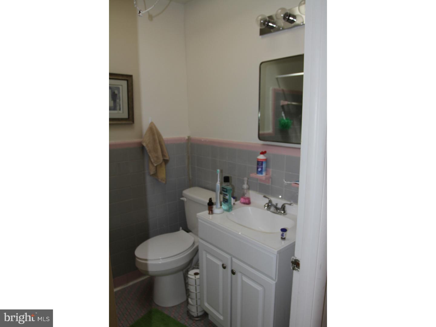 4044 West Ford Road Philadelphia, PA 19131 - Photo 18 of 25