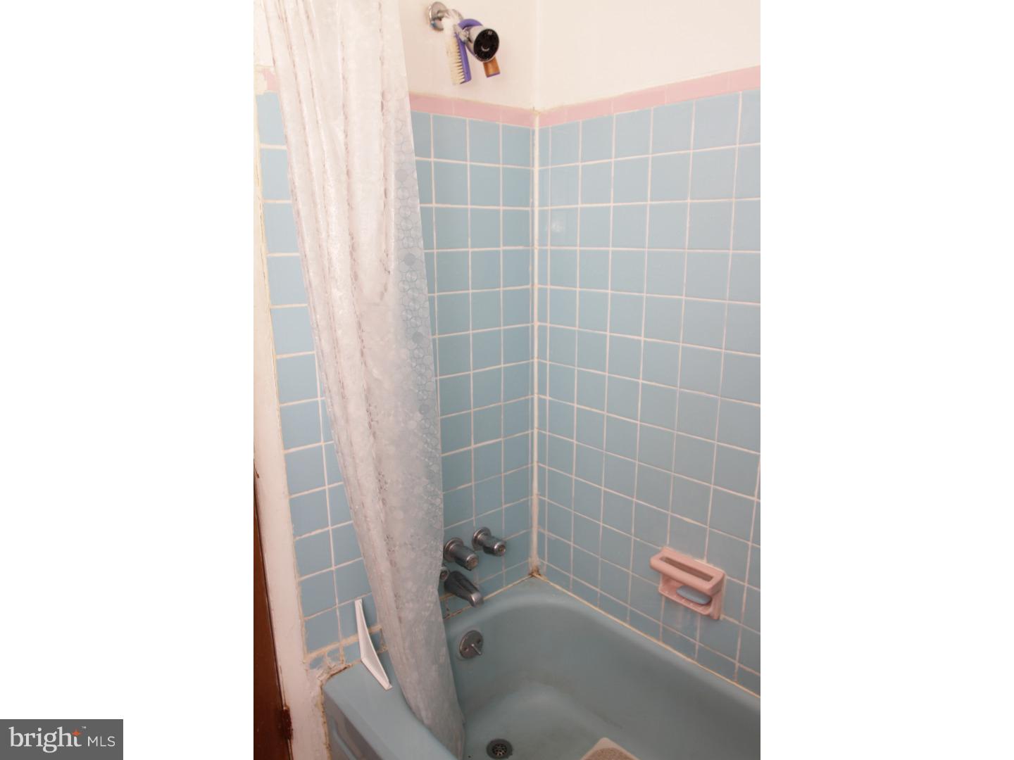 4044 West Ford Road Philadelphia, PA 19131 - Photo 8 of 25
