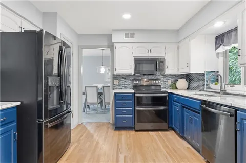 $475,000 | 5116 Horton Street, Mission, KS 66202