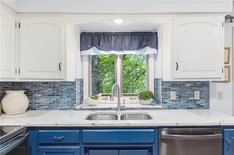 $475,000 | 5116 Horton Street, Mission, KS 66202