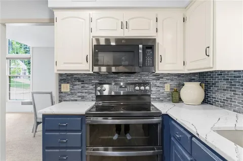 $475,000 | 5116 Horton Street, Mission, KS 66202
