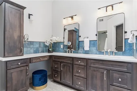 $475,000 | 5116 Horton Street, Mission, KS 66202