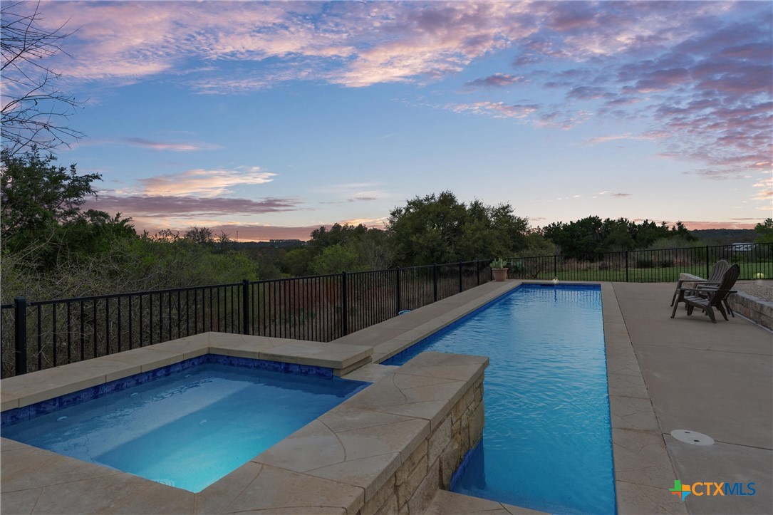 404 Skyline Road Georgetown, TX 78628 - Photo 5 of 40