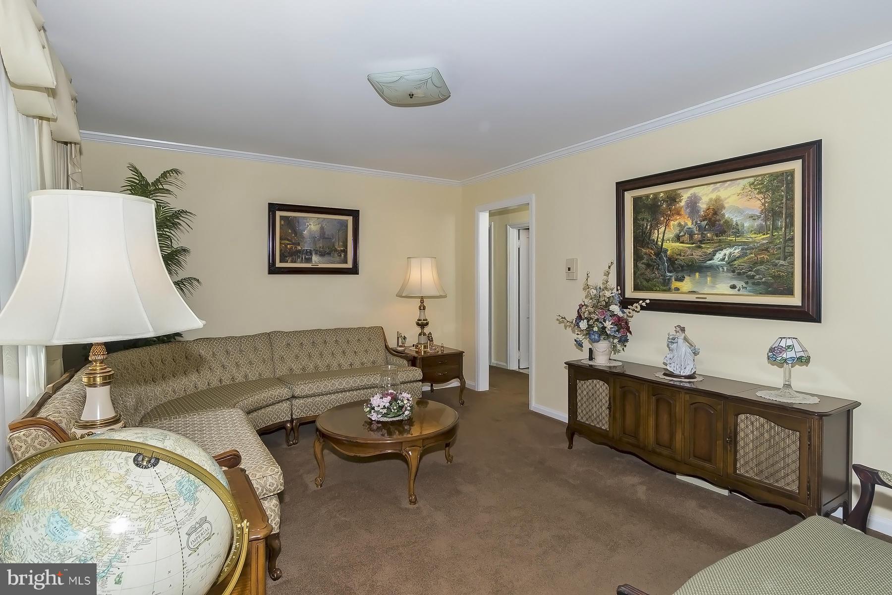FOYER TO LIVING ROOM