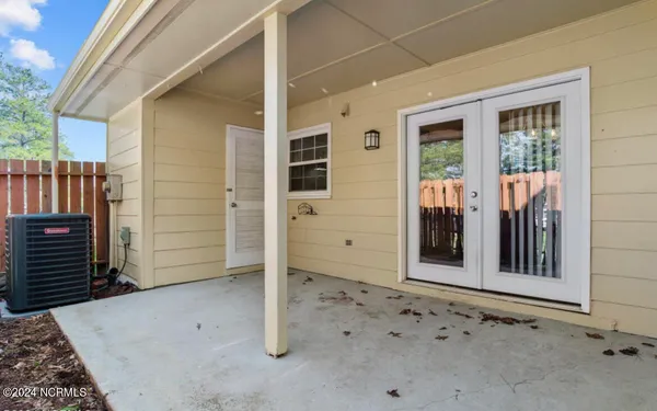 $1,450 | 126 Oakmont Drive, Unit 12, Greenville, NC 27858