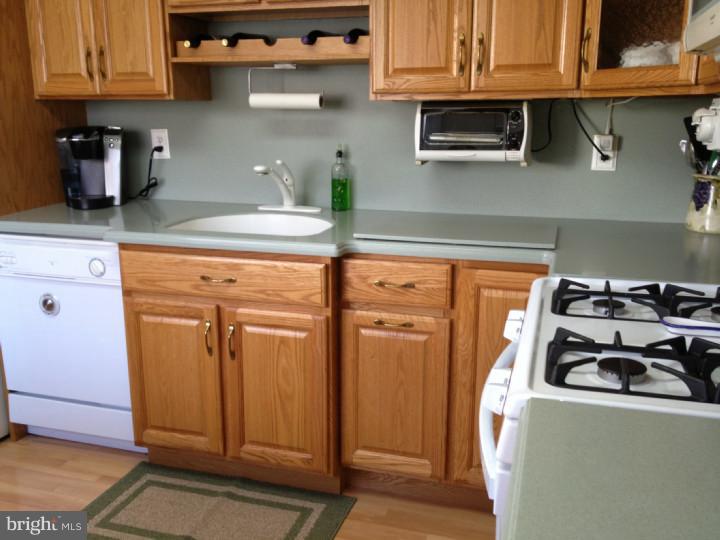 16 Pennington Road East Windsor, NJ 08520 - Photo 9 of 23 Kitchen