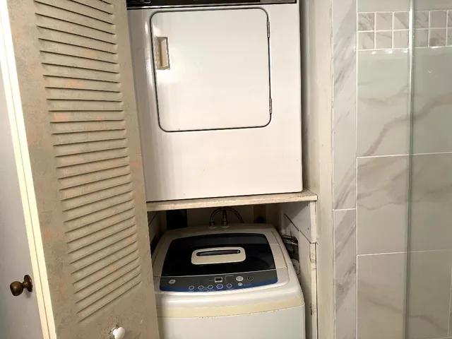 $300,000 | 8305 Casa Del Lago, Unit E, Boca Raton, FL 33433