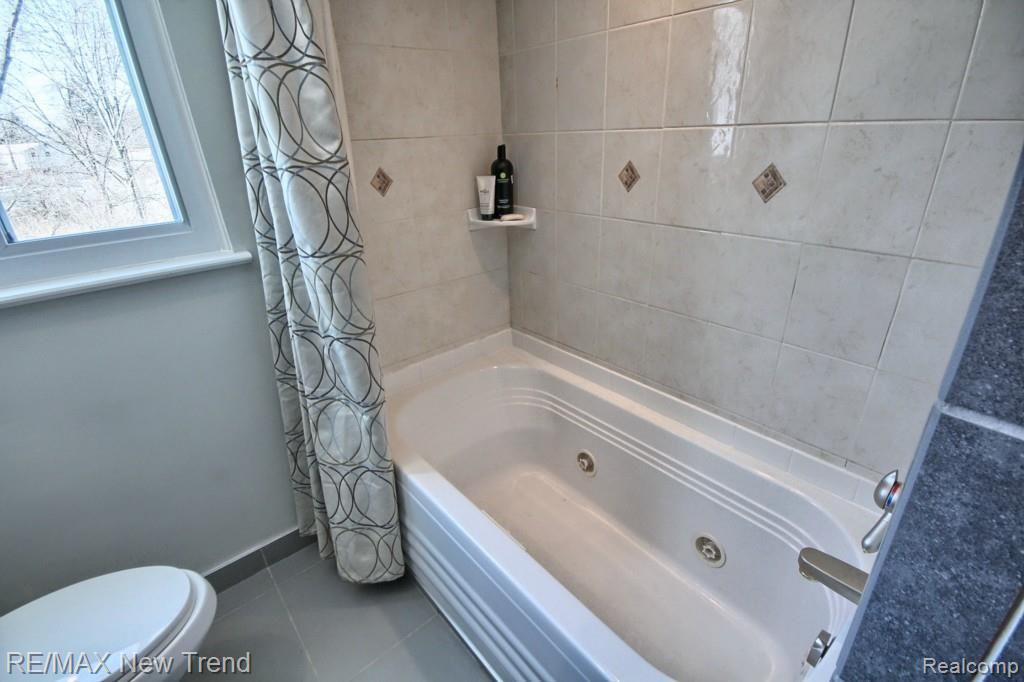 16147 Riverside Street Livonia, MI 48154 - Photo 20 of 32