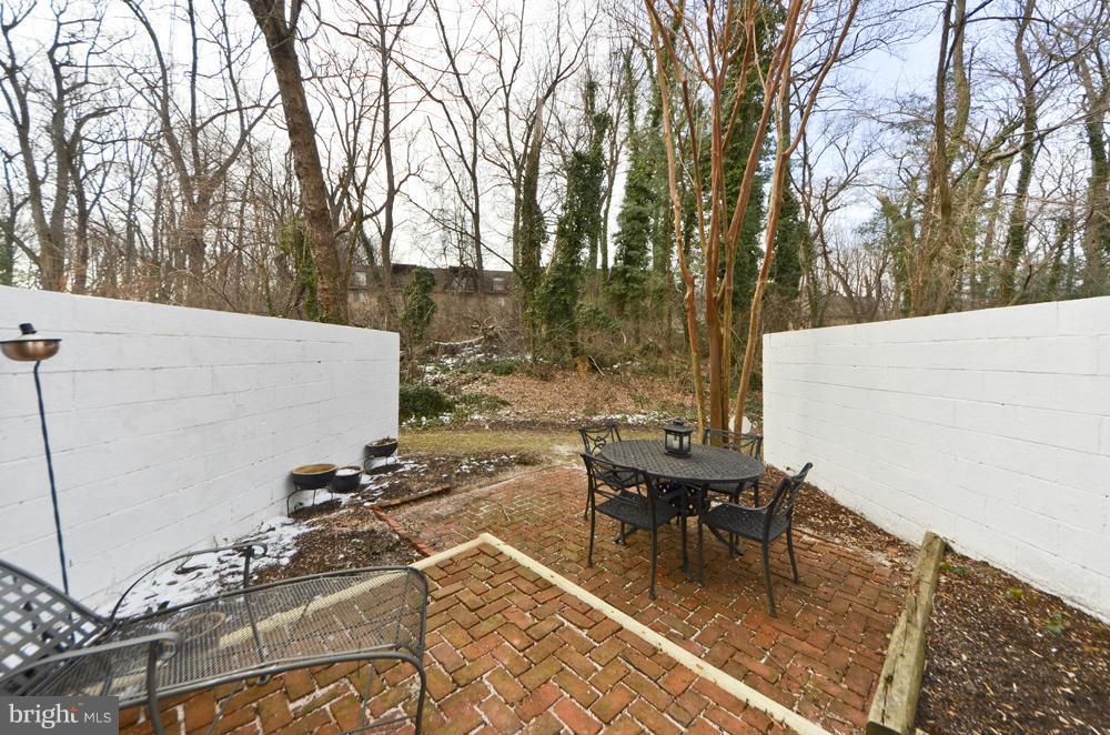 11583 Maple Ridge Road Reston, VA 20190 - Photo 20 of 30 Exterior (Rear)