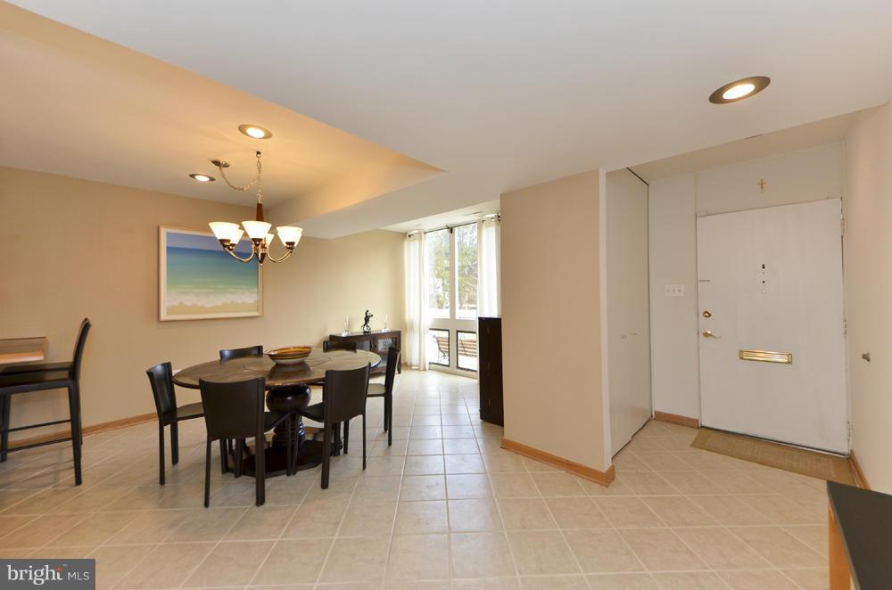 11583 Maple Ridge Road Reston, VA 20190 - Photo 3 of 30 Interior (General)