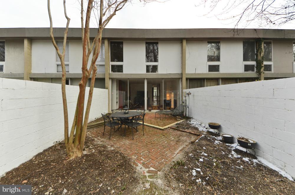 11583 Maple Ridge Road Reston, VA 20190 - Photo 21 of 30 Exterior (Rear)
