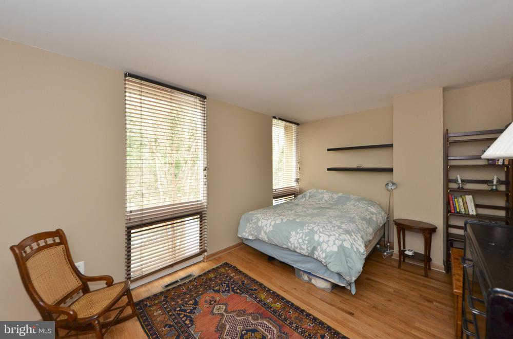 11583 Maple Ridge Road Reston, VA 20190 - Photo 23 of 30 Bedroom (Master)