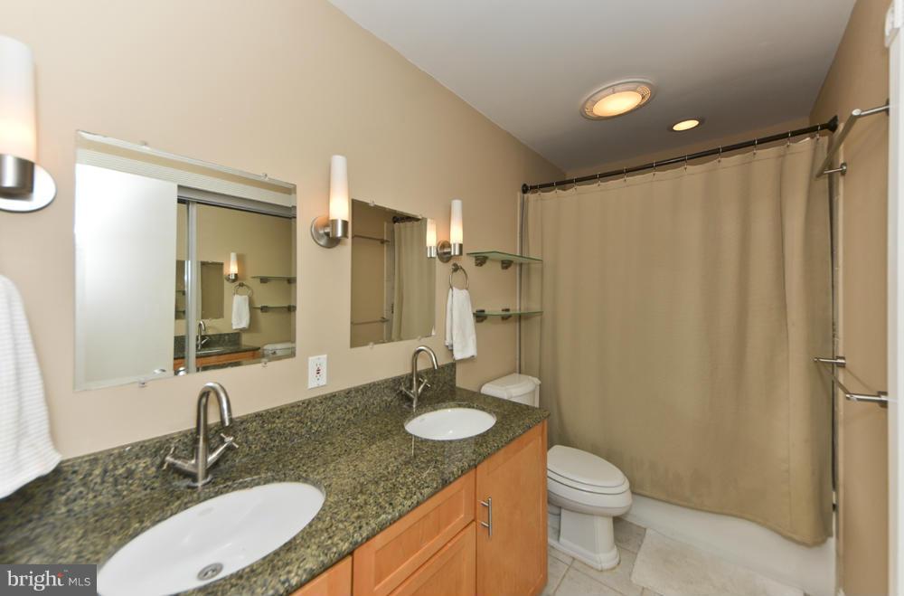 11583 Maple Ridge Road Reston, VA 20190 - Photo 24 of 30 Bath (Master)