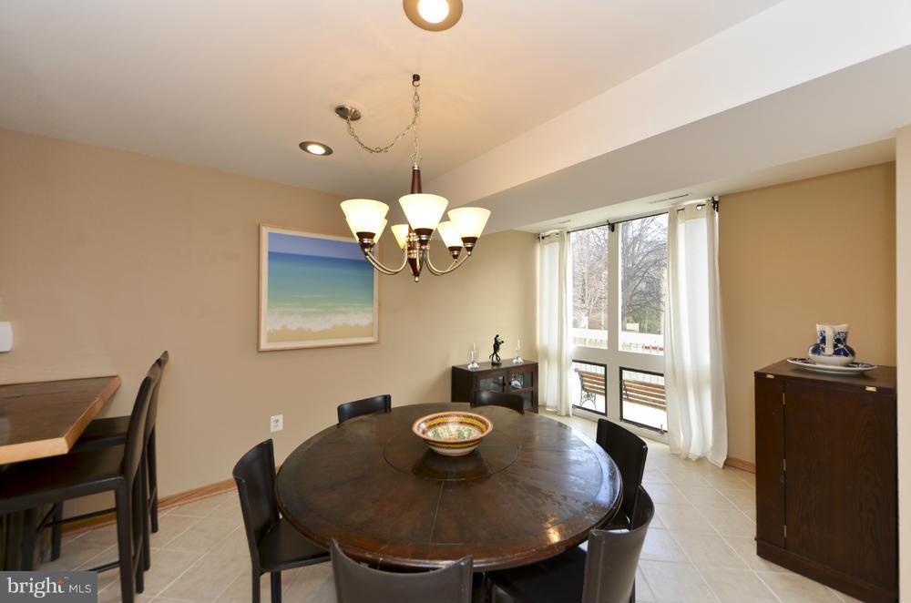 11583 Maple Ridge Road Reston, VA 20190 - Photo 5 of 30 Dining Room
