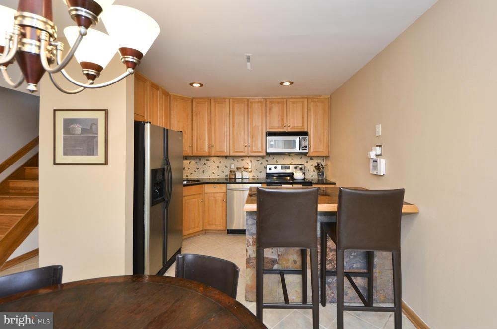 11583 Maple Ridge Road Reston, VA 20190 - Photo 6 of 30 Kitchen