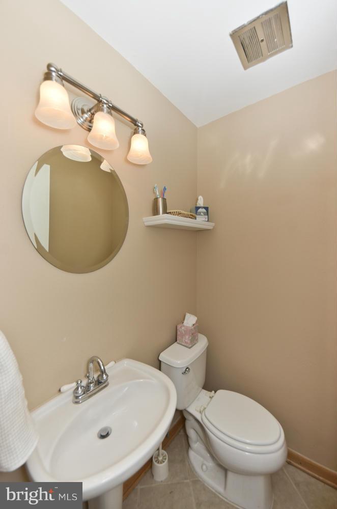 11583 Maple Ridge Road Reston, VA 20190 - Photo 10 of 30 Bath