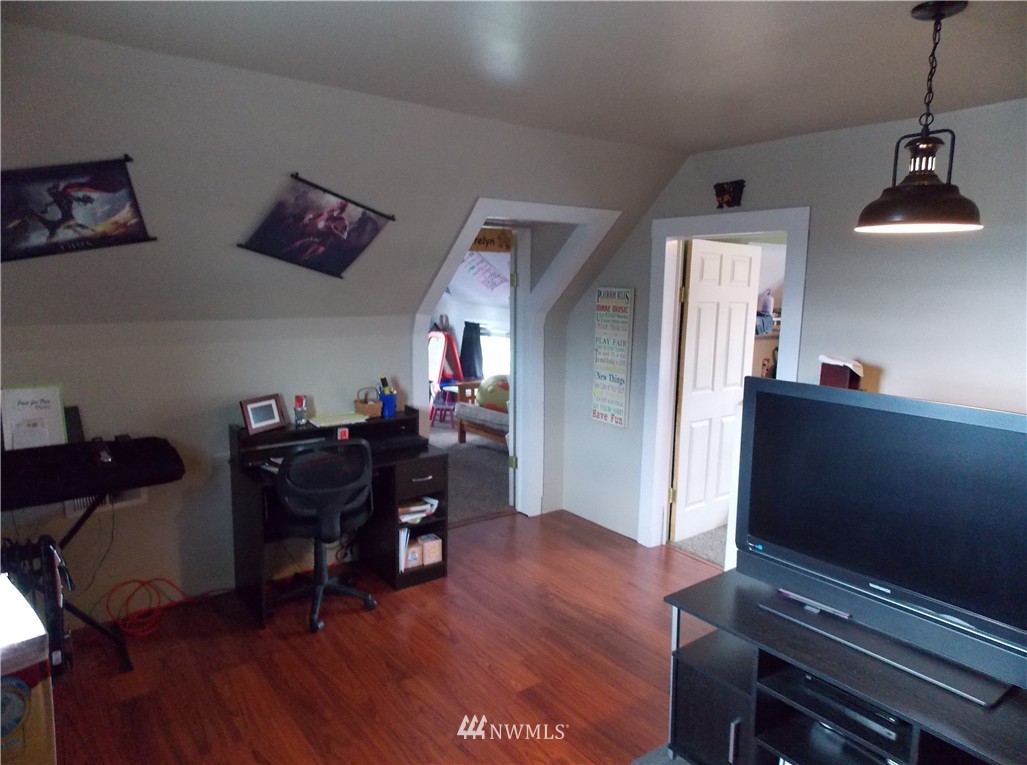 237 Southwest Cascade Avenue Chehalis, WA 98532 - Photo 13 of 20 Gallery Image 13