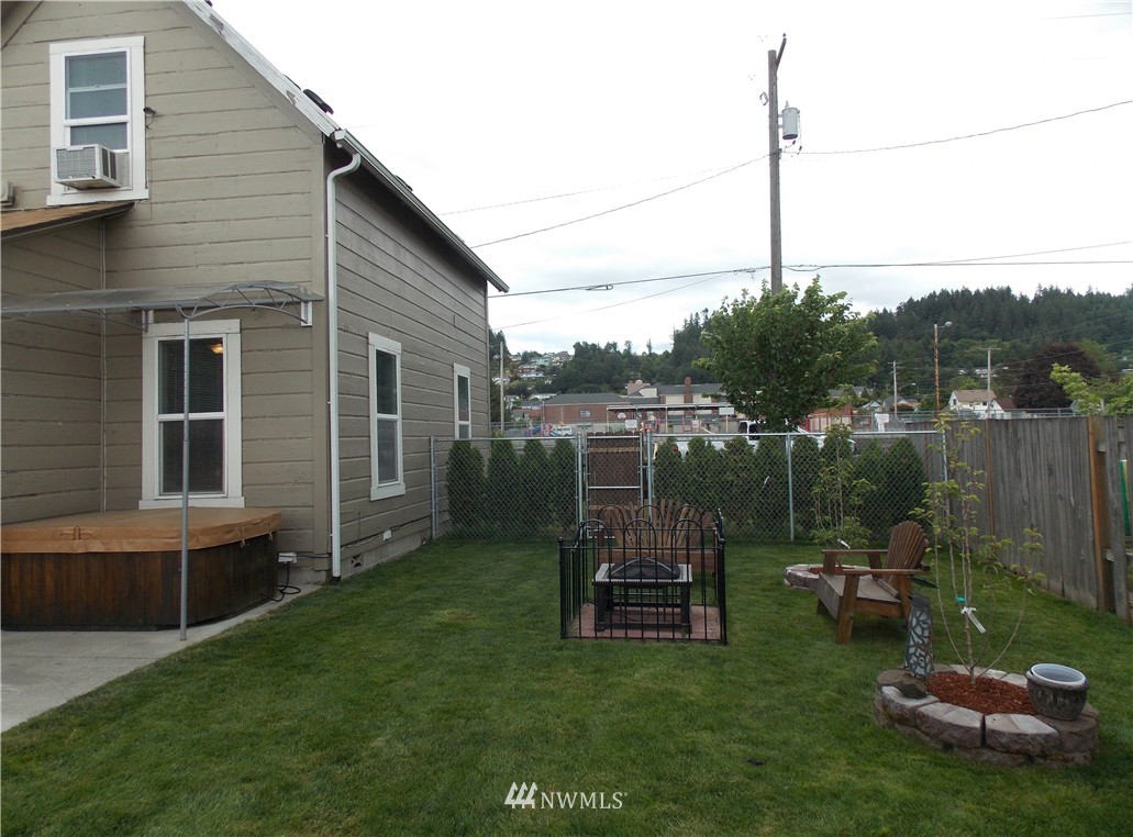 237 Southwest Cascade Avenue Chehalis, WA 98532 - Photo 16 of 20 Gallery Image 16