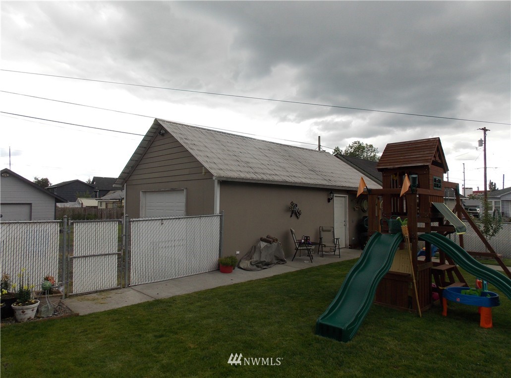 237 Southwest Cascade Avenue Chehalis, WA 98532 - Photo 17 of 20 Gallery Image 17