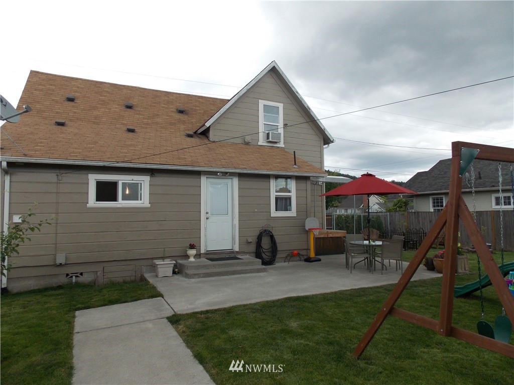 237 Southwest Cascade Avenue Chehalis, WA 98532 - Photo 18 of 20 Gallery Image 18
