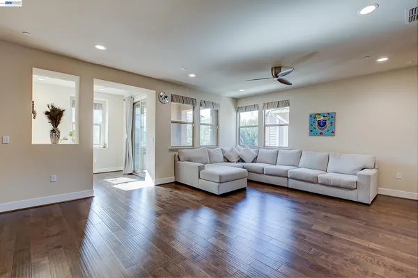 $949,888 | 716 Tranquility Circle, Unit 1, Livermore, CA 94551