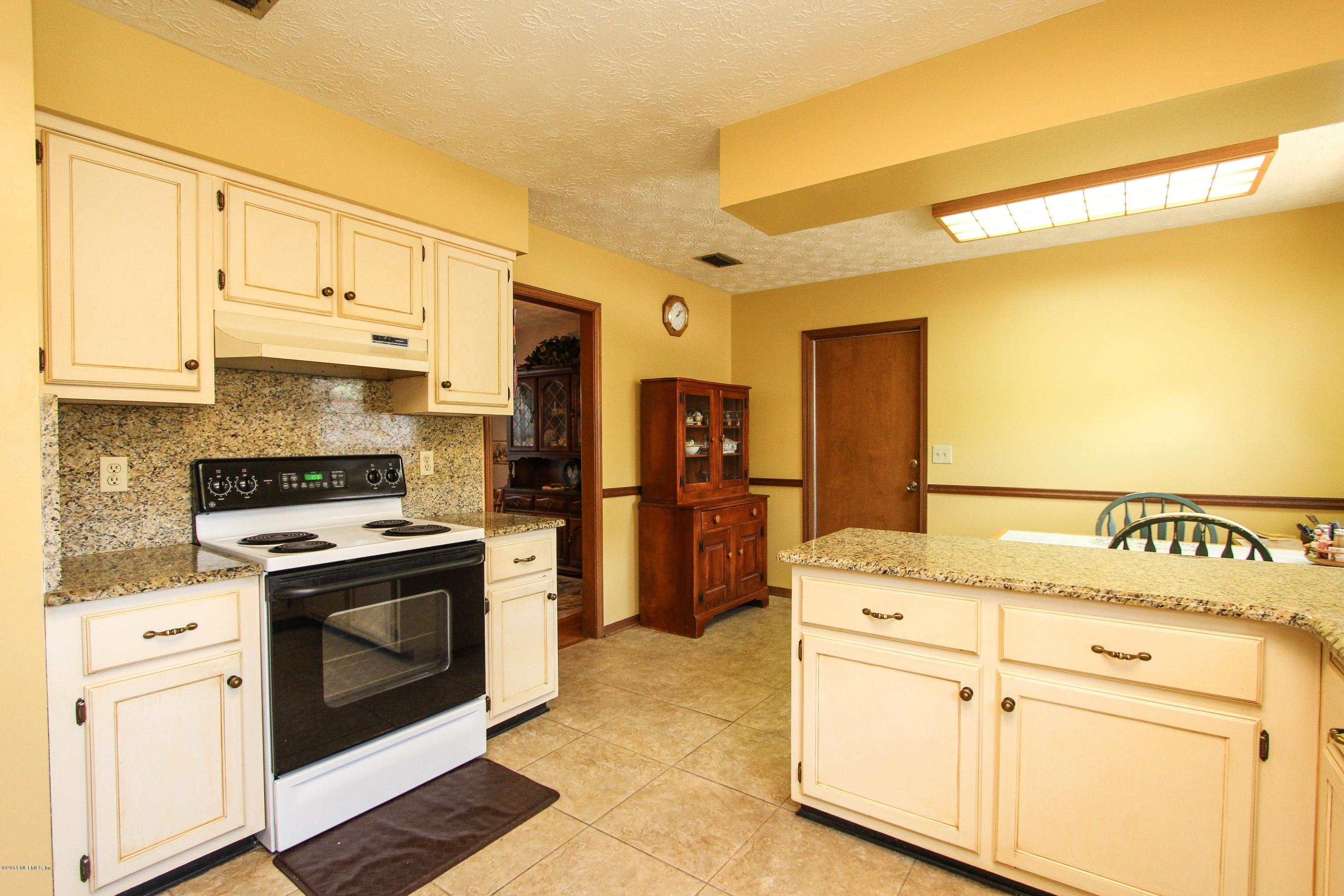384 Foxridge Road Orange Park, FL 32065 - Photo 15 of 28 Kitchen View 3