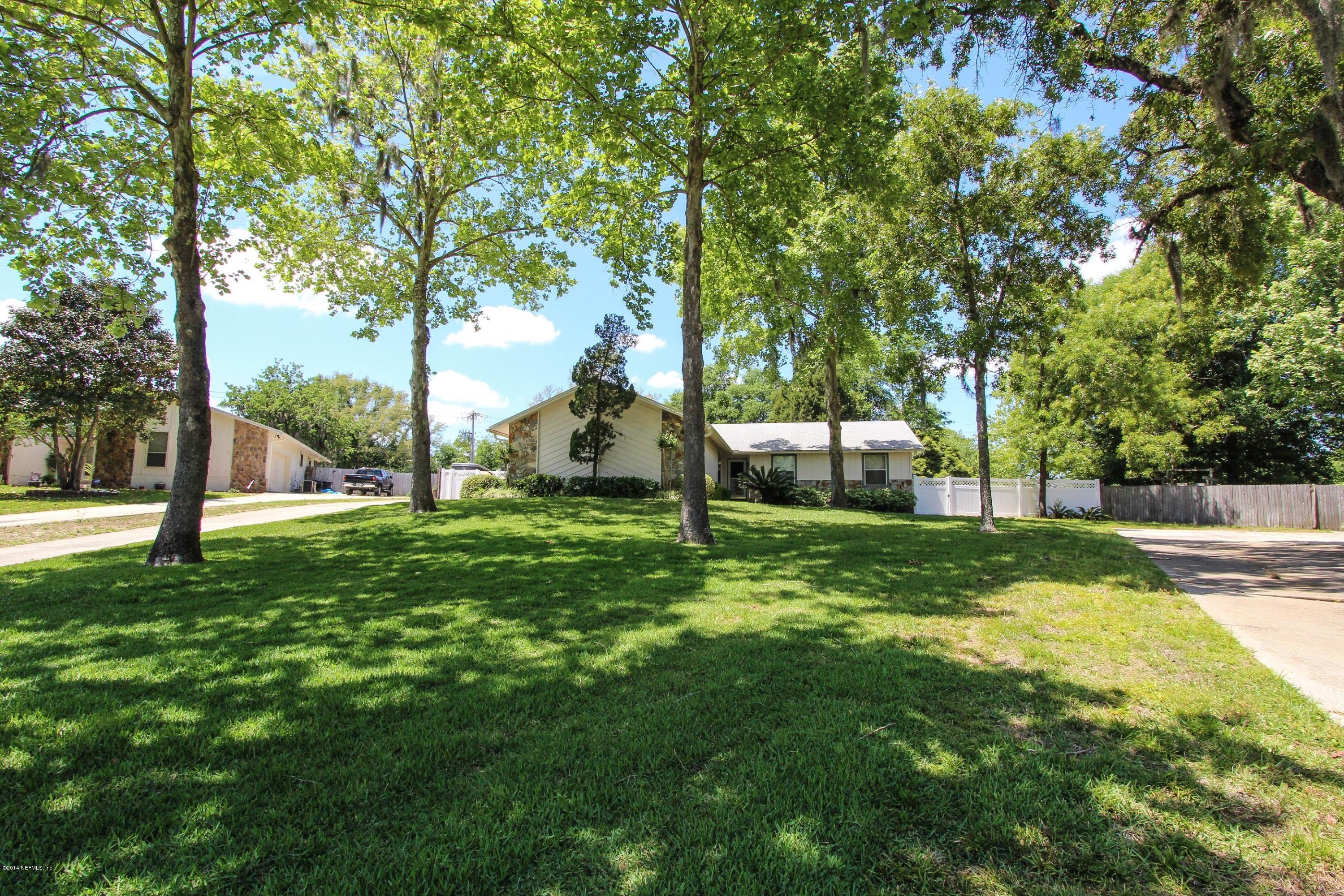 384 Foxridge Road Orange Park, FL 32065 - Photo 7 of 28 Front View 2