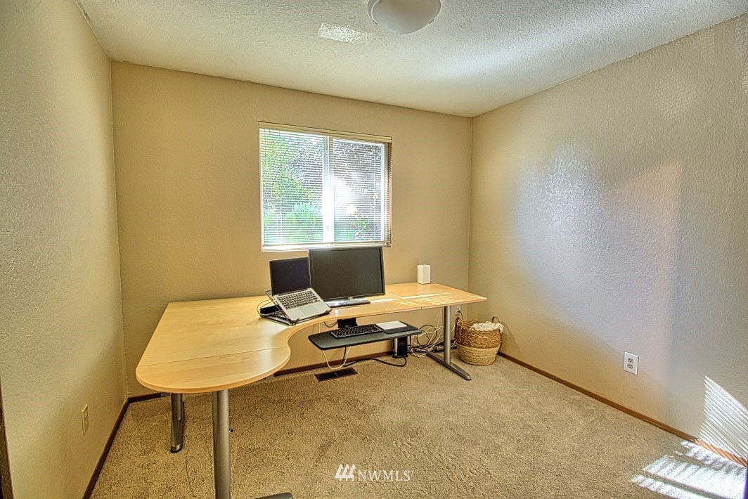 20530 Greening Road Bothell, WA 98012 - Photo 15 of 24