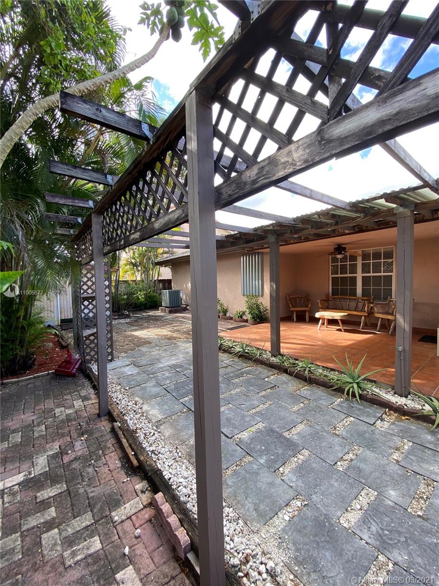 8330 Southwest 96th Place, Unit 1 Miami, FL 33173 - Photo 26 of 30
