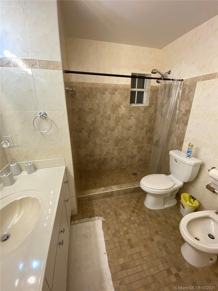 8330 Southwest 96th Place, Unit 1 Miami, FL 33173 - Photo 7 of 30
