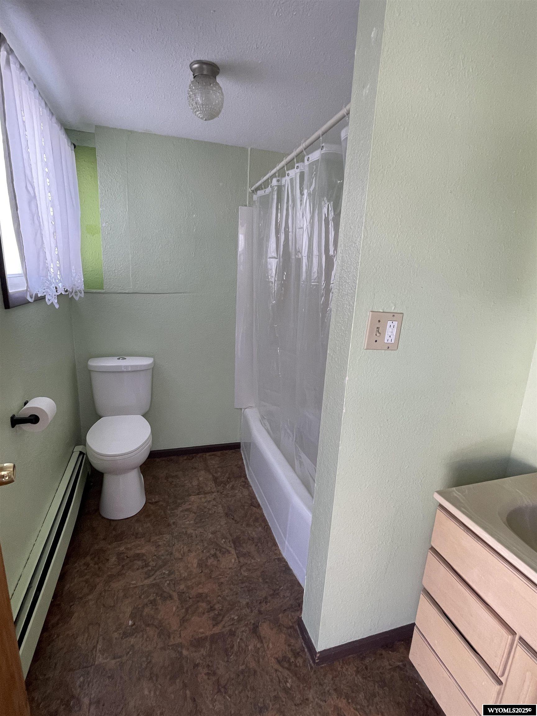 214 East Spruce Street Rawlins, WY 82301 - Photo 8 of 16