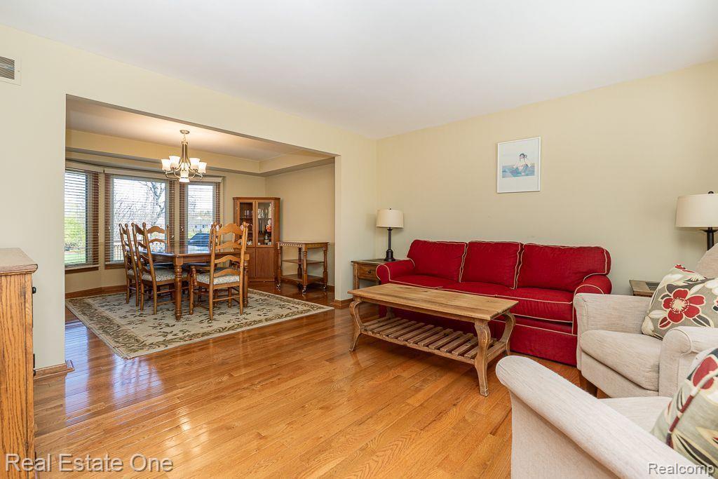 185 Windrift Rochester Hills, MI 48307 - Photo 10 of 51 Gallery Image 10