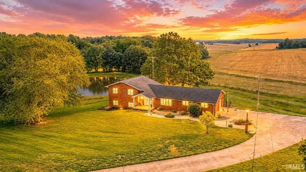 $598,999 | 4627 South 50 East, Huntingburg, IN 47542