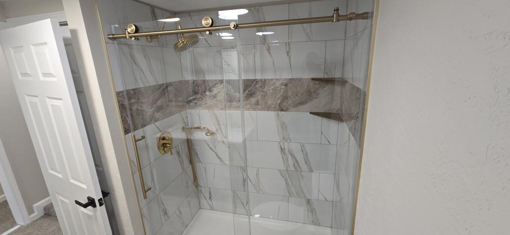 916 Indiana Avenue Avonmore, PA 15618 - Photo 16 of 32 a bathroom with a shower