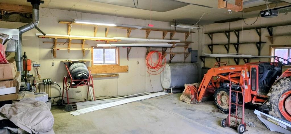 916 Indiana Avenue Avonmore, PA 15618 - Photo 26 of 32 a view of gym