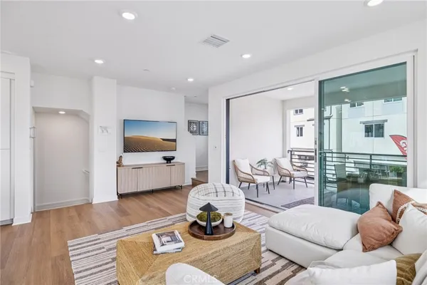 $1,043,990 | 1673 Constellation Drive, San Pedro, CA 90732