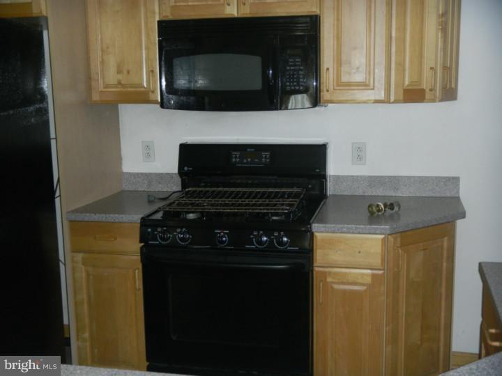 45 Edgewood Road Broomall, PA 19008 - Photo 3 of 14 Kitchen