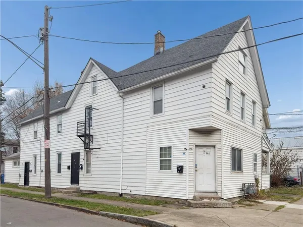 $895 | 710-712 Jay Street, Unit 3, Rochester, NY 14611