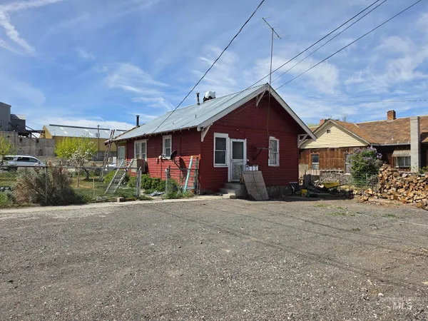$130,000 | 228 8th Avenue South, Buhl, ID 83316