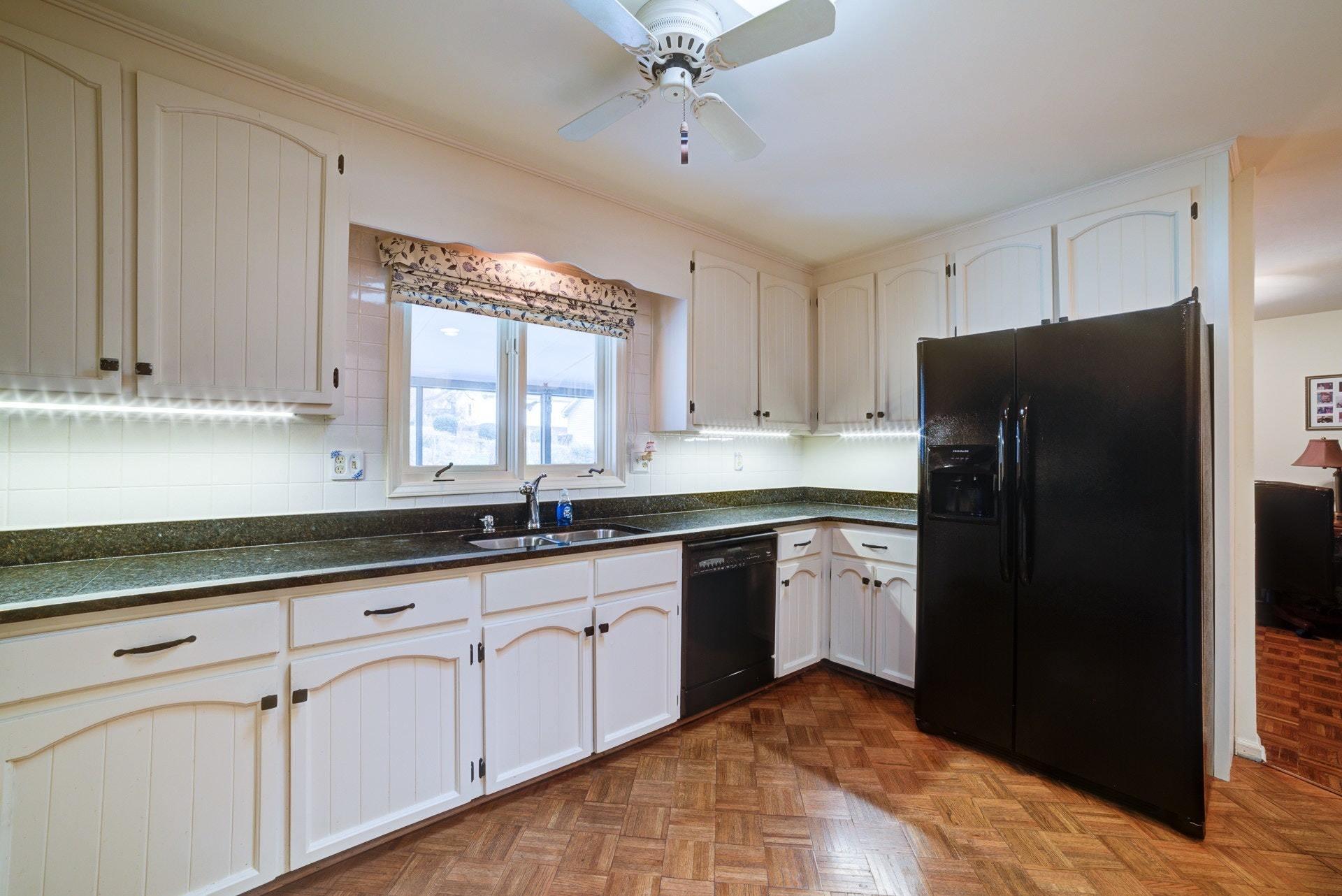 3511 Heritage Road Southwest Roanoke, VA 24015 - Photo 16 of 41 016-337755-24-3511 Heritage-70_8564195