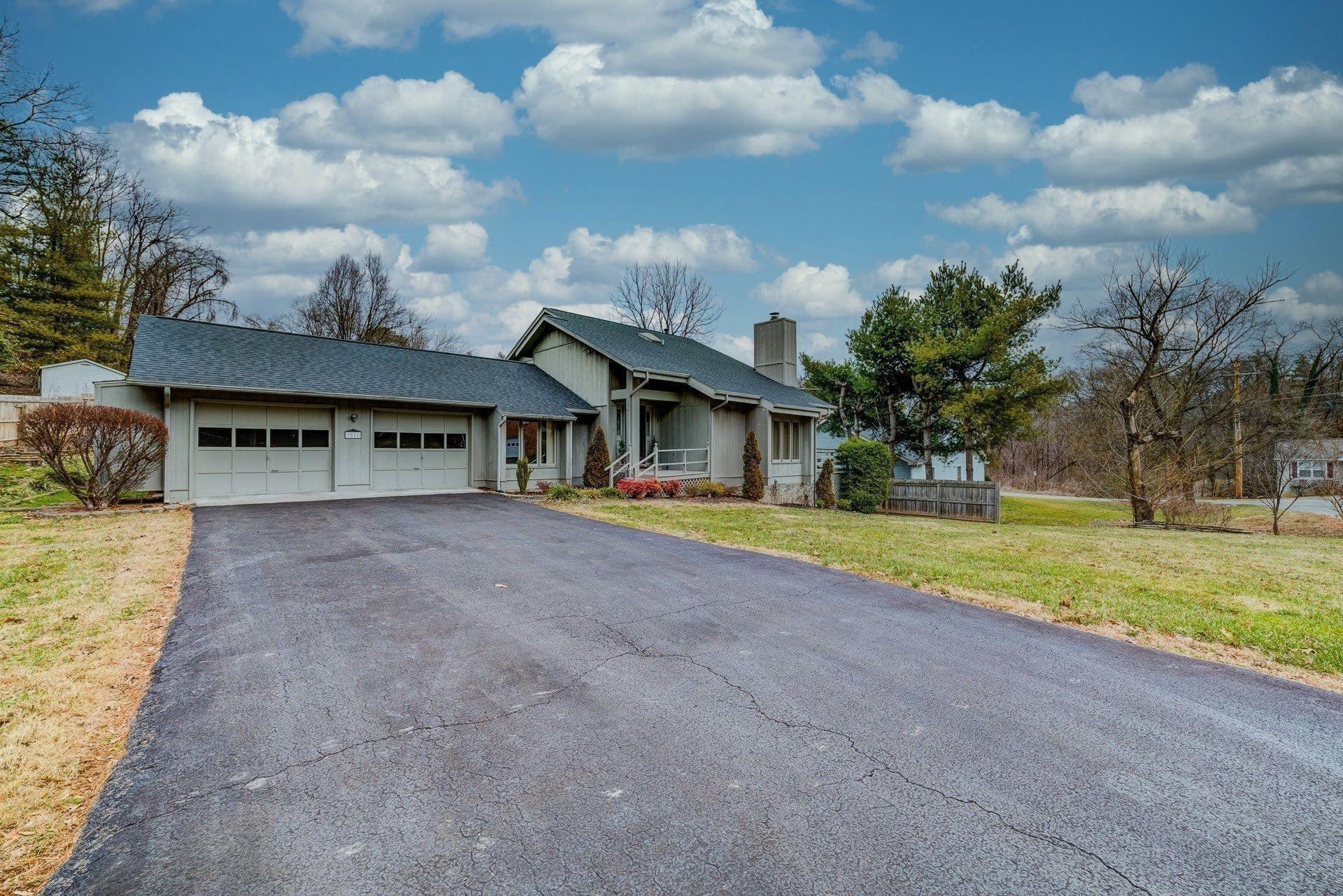 3511 Heritage Road Southwest Roanoke, VA 24015 - Photo 3 of 41 003-337755-002-337755-11-3511 Heritage-5