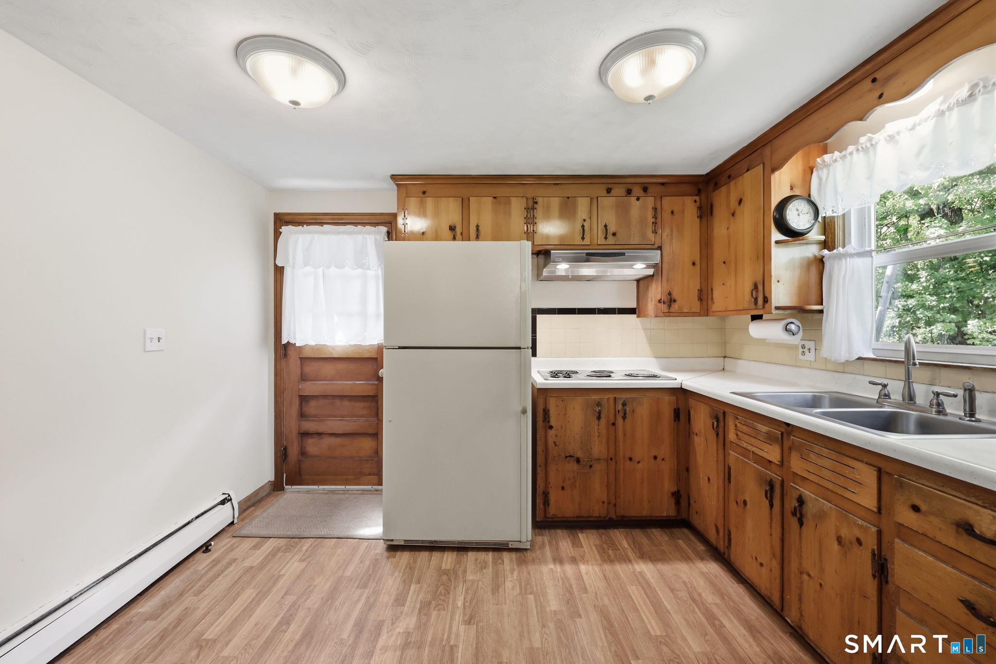72 Steele Road Enfield, CT 06082 - Photo 11 of 37 Gallery Image 11