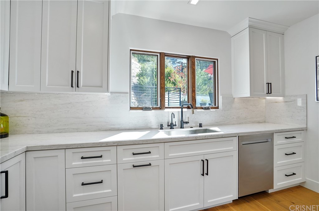 431 Nesmuth Road Glendale, CA 91202 - Photo 7 of 68